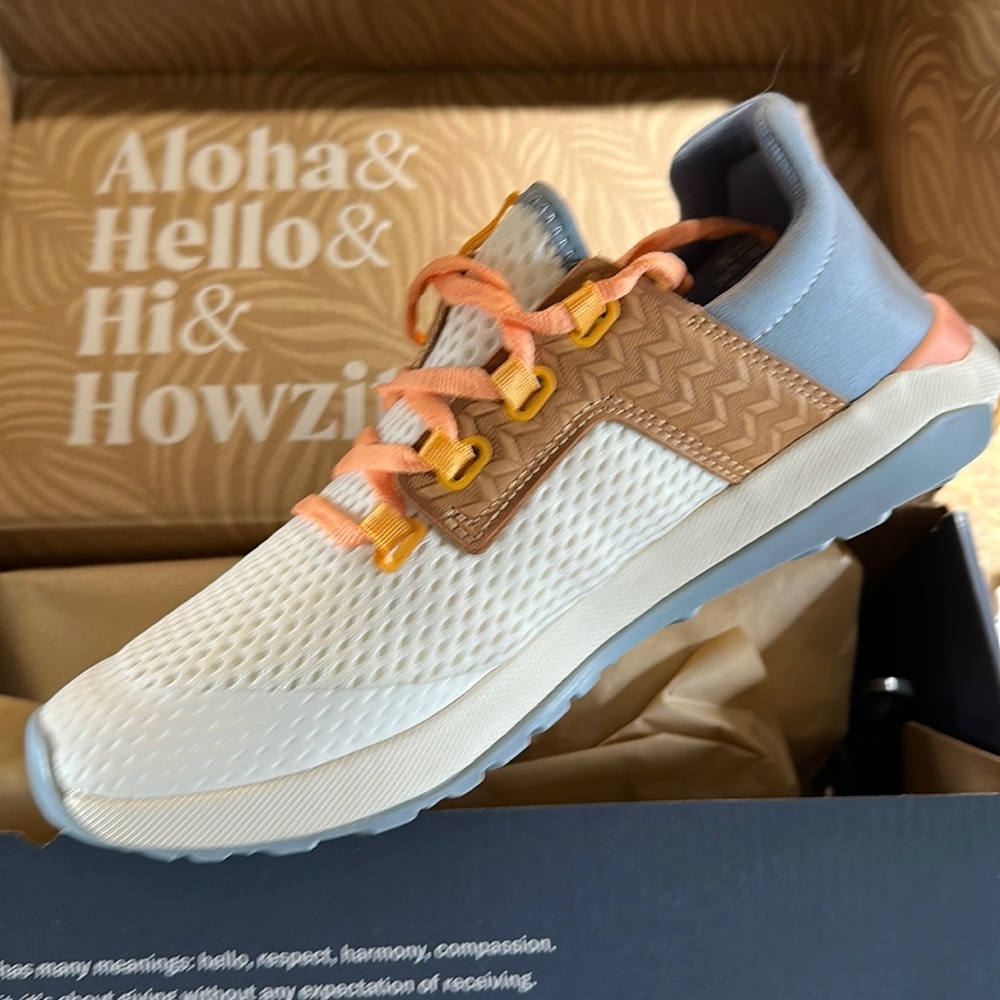 OluKai women’s shoe size 9 brand new in box